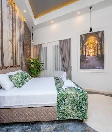 Sahilde Deniz Manzarali Sik Daire * Fethiye